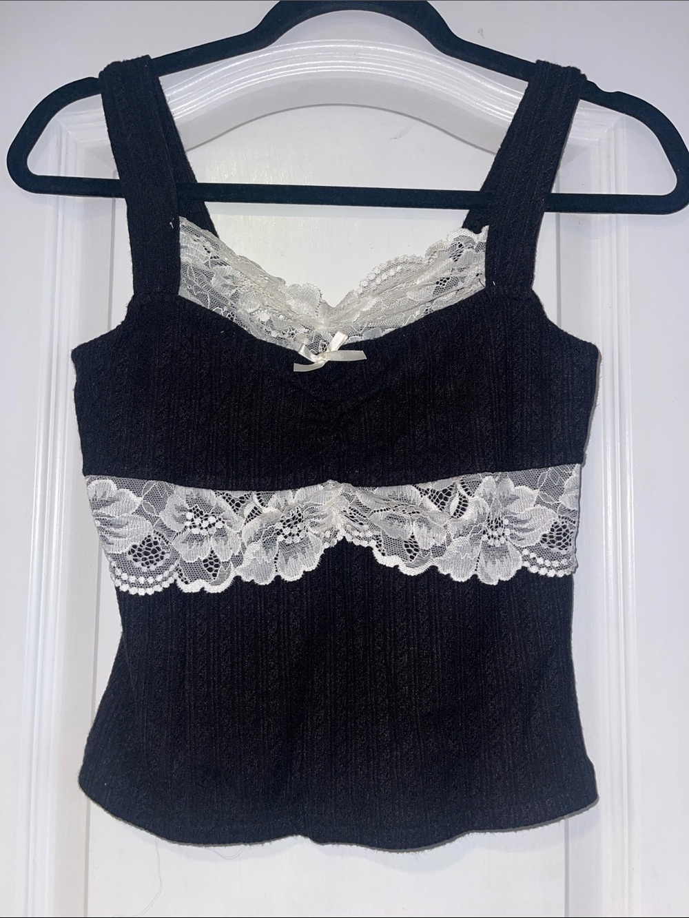Black Lace-Detail Ribbed Camisole with Ivory Floral Band